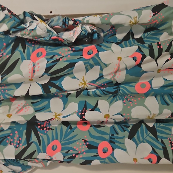 THML Multicolor Patterned Top - Picture 2 of 3